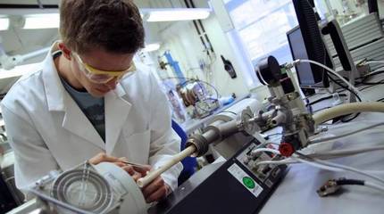 艾臻索引·英國大學材料工程 國民經濟發展的三大支柱之一與教學設備研發